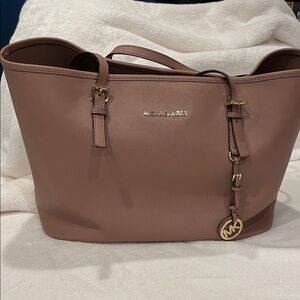 🍎 Michael Kors Mauve Leather Tote